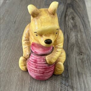 Disney Classic Winnie The Pooh Money Bank